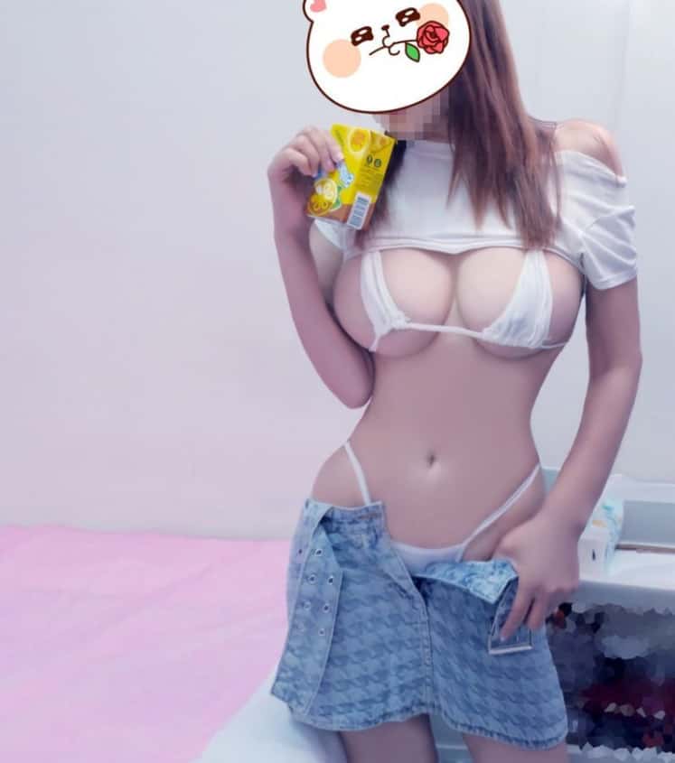 麗麗裸體花式推油抓龍筋 相片
