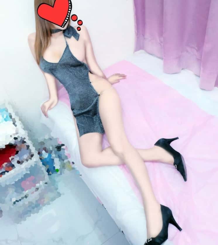 麗麗裸體花式推油抓龍筋 相片
